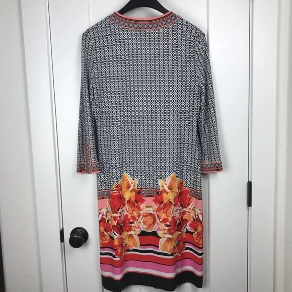 Beige by ECI medium 3/4 sleeve floral dress - Picture 7 of 8